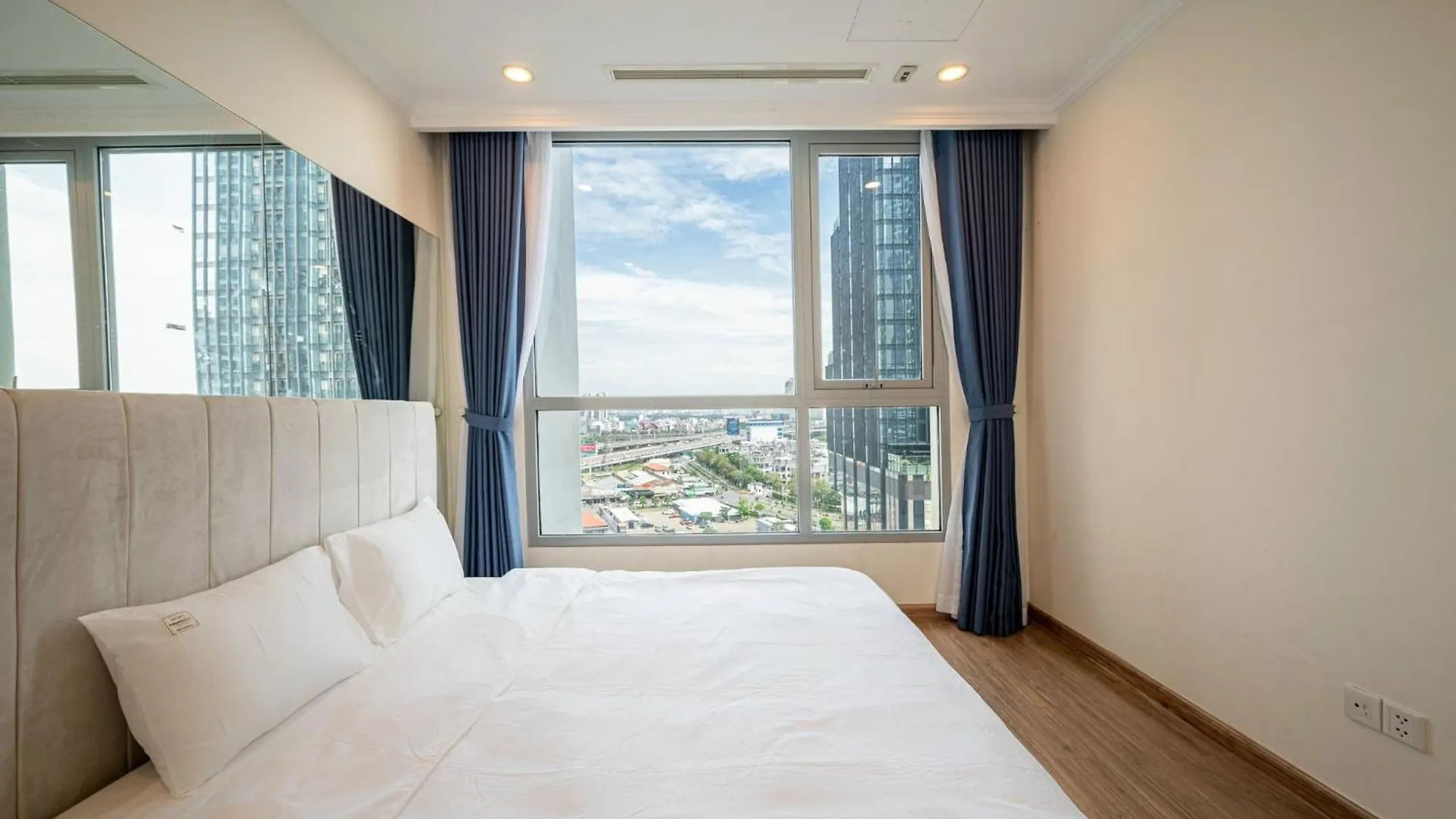 Vinhomes Central Park - Td Apartment Luxury Ho Chi Minh City